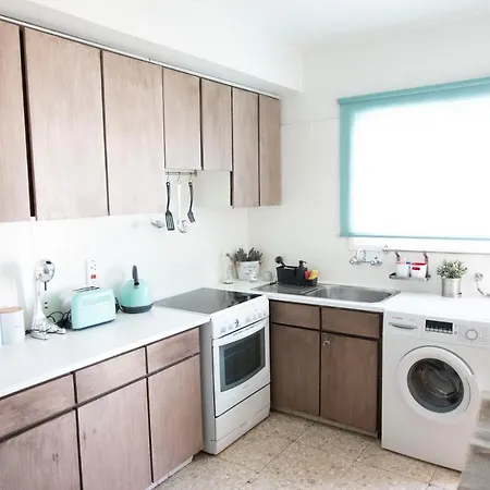 Glabur - The Cozy 2 Bdr - City, Free Parking & Wifi, Welcomes You!!! Nikozja